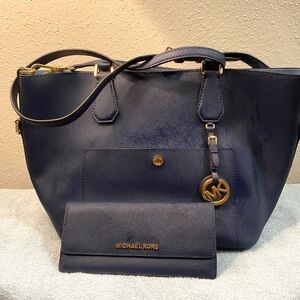 Michael Kors Blue Leather Tote with Structured Design